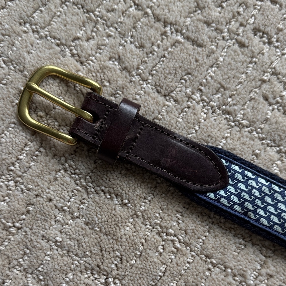 Vineyard Vines Boy size 26 Blue Whale Belt